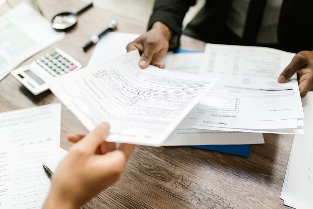 difference between life insurance and annuity